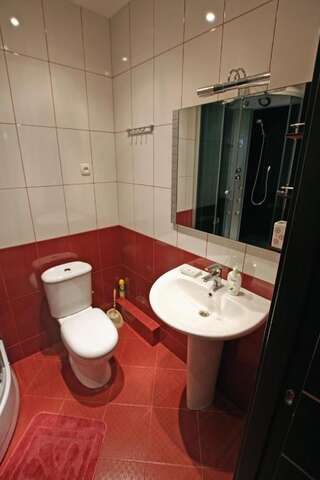 Апартаменты Mini hotel in Observatorniy Одесса Большой двухместный номер с 1 кроватью-2